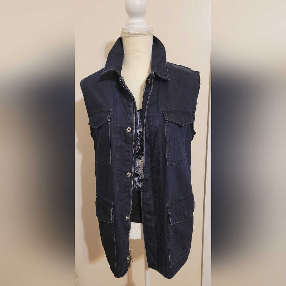 Marc by Marc Jacobs nwot super cute denim sleeveless vest with pockets